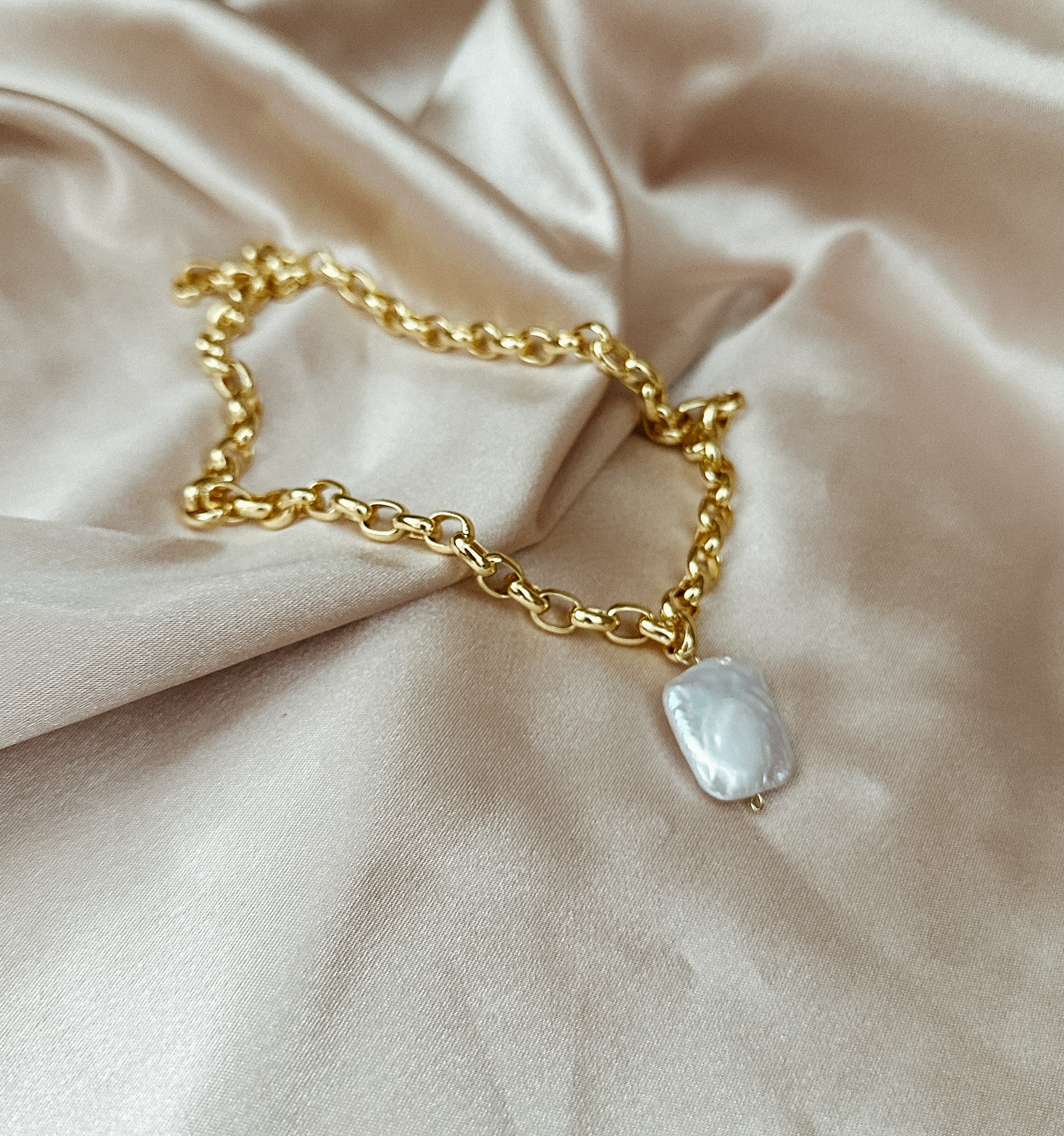 Bold Pearl Necklace