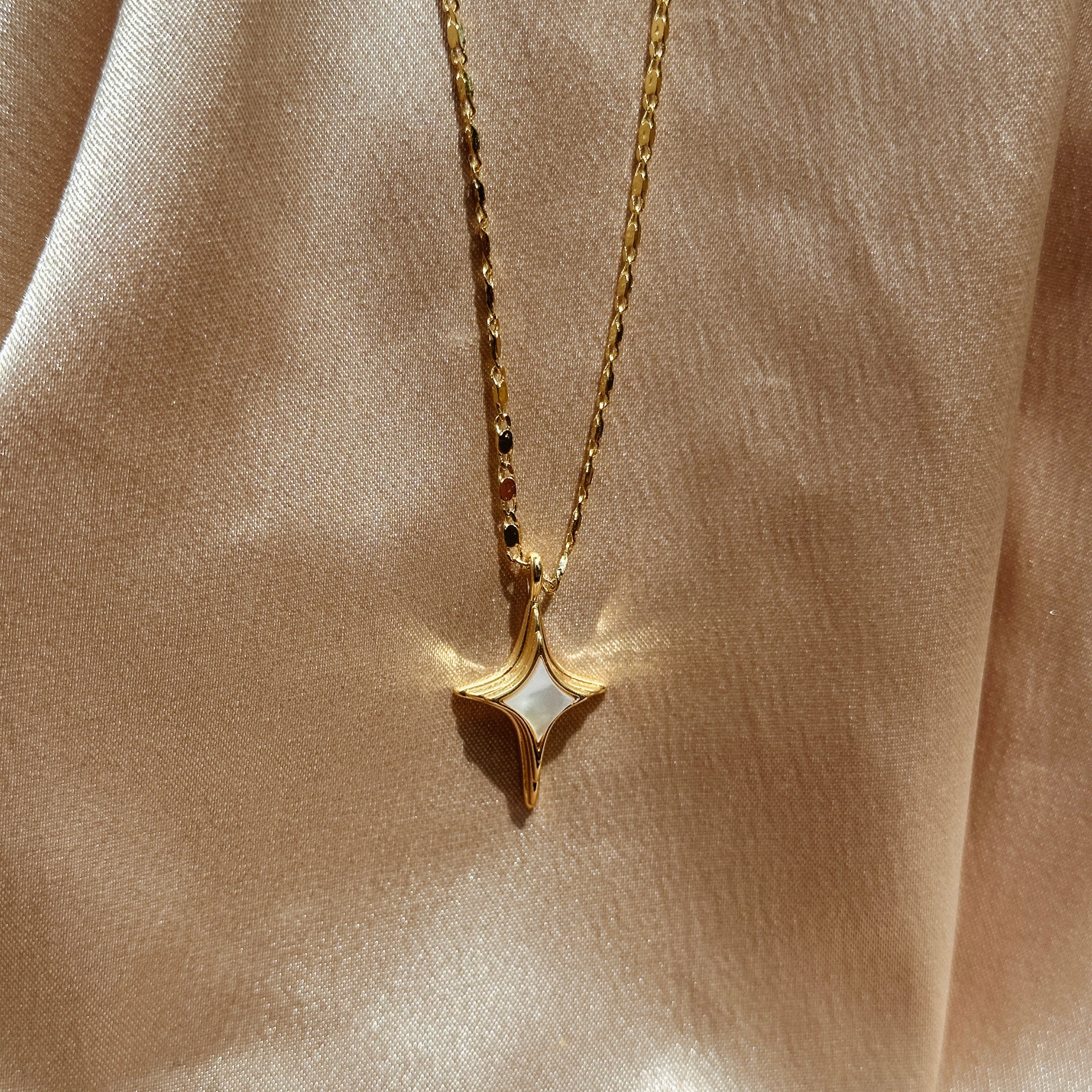 La Lune Necklace