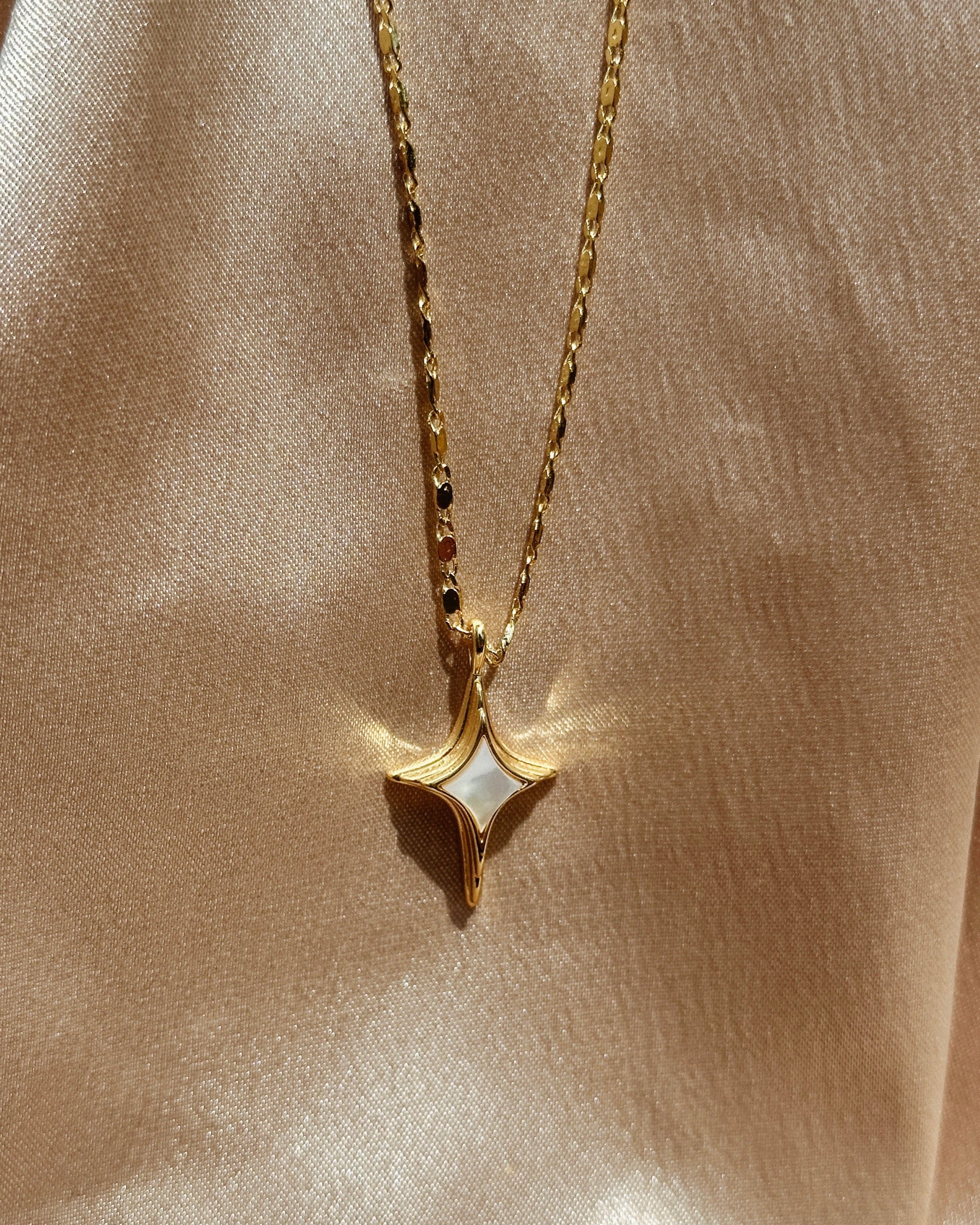 La Lune Necklace