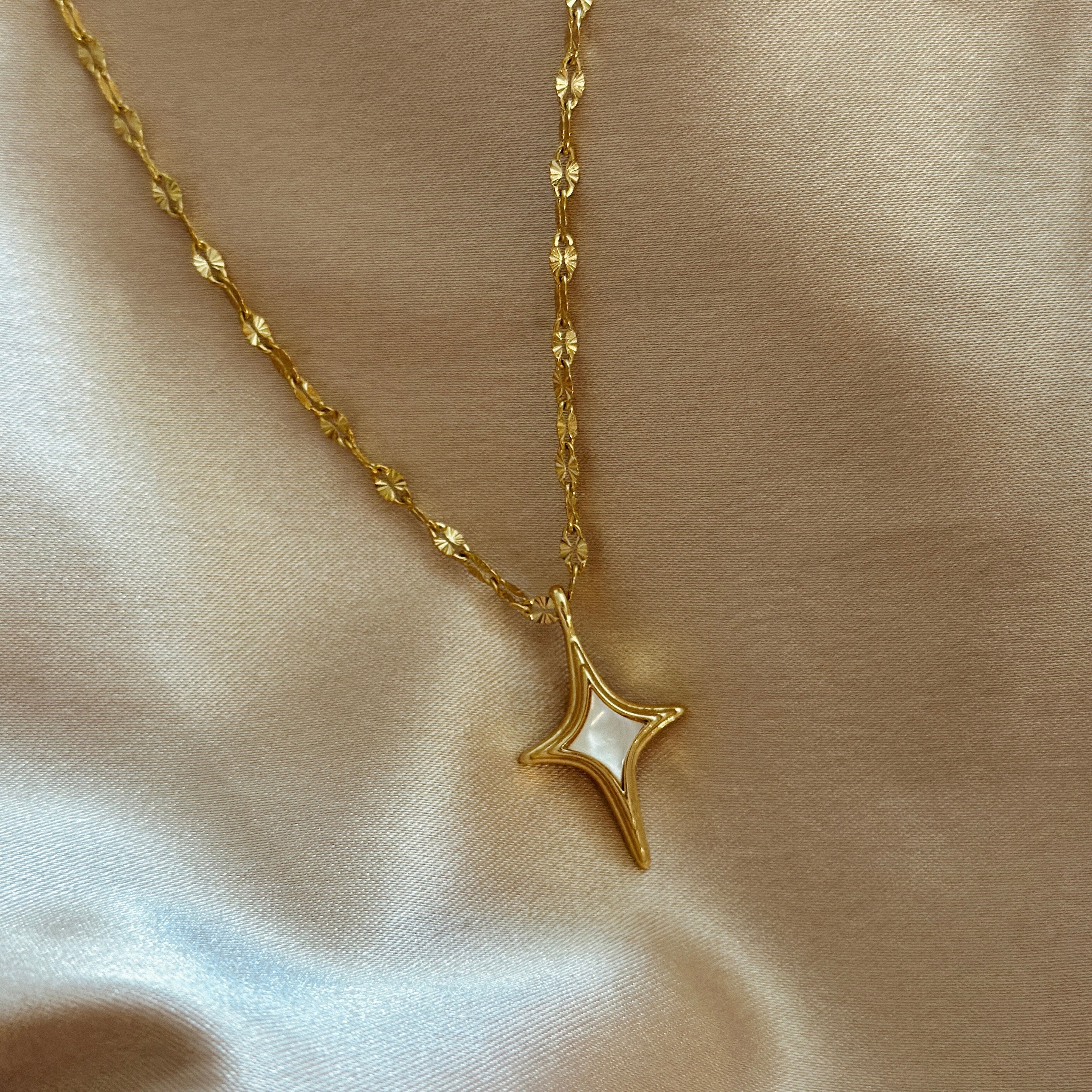 La Lune Necklace