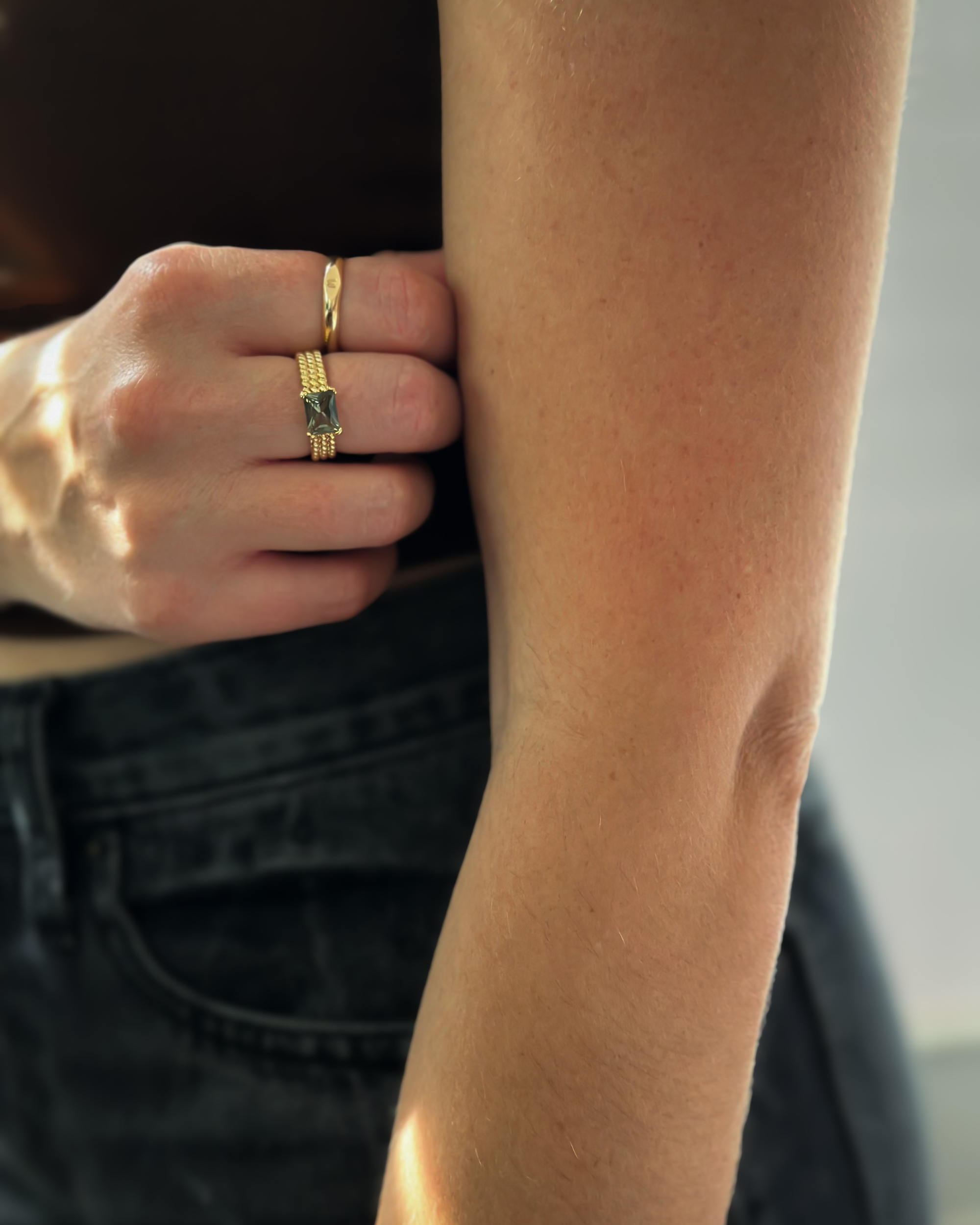 Ivy Ring - Olive Smoke