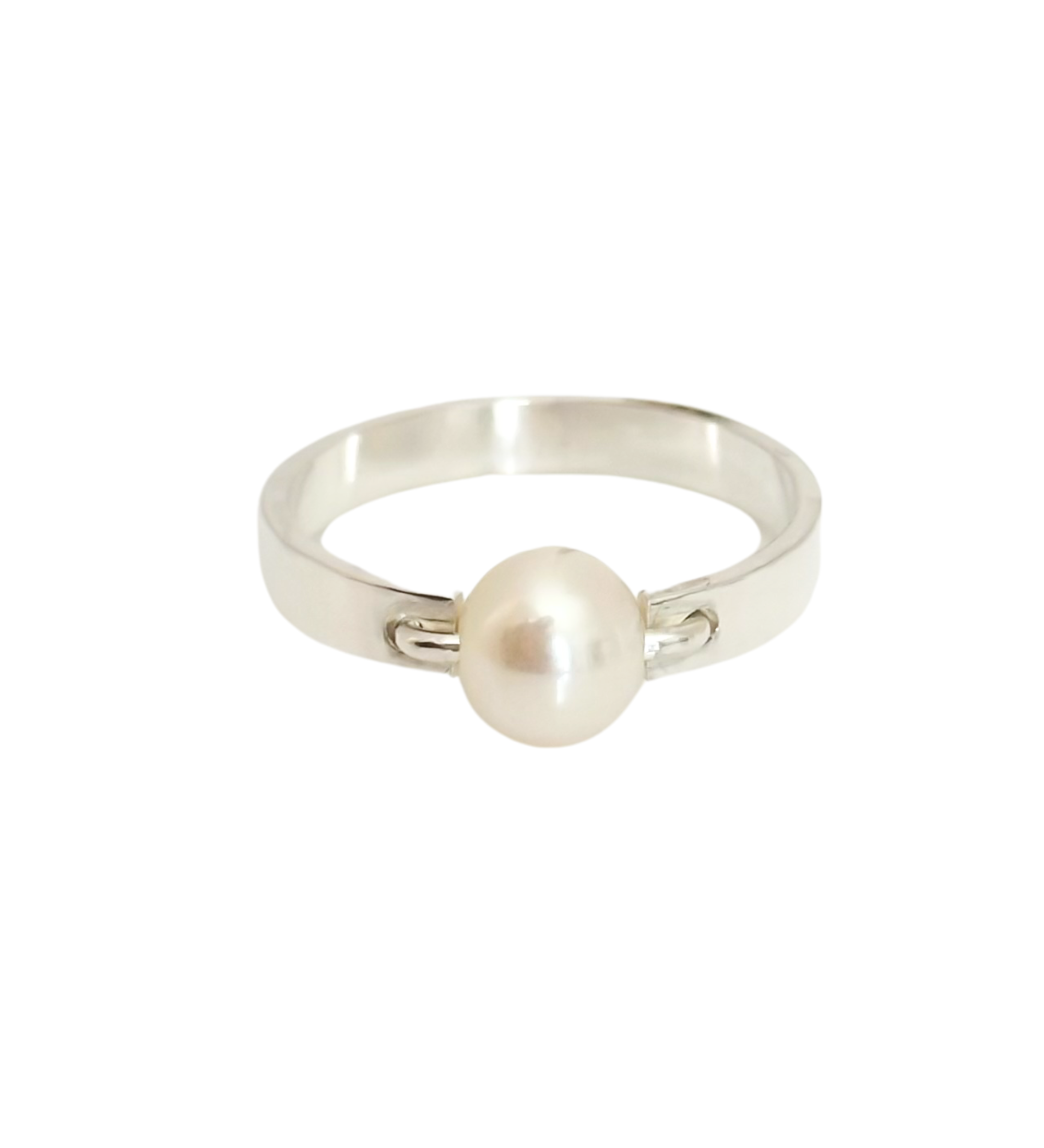 Bold Pearl Ring – Rune and Light