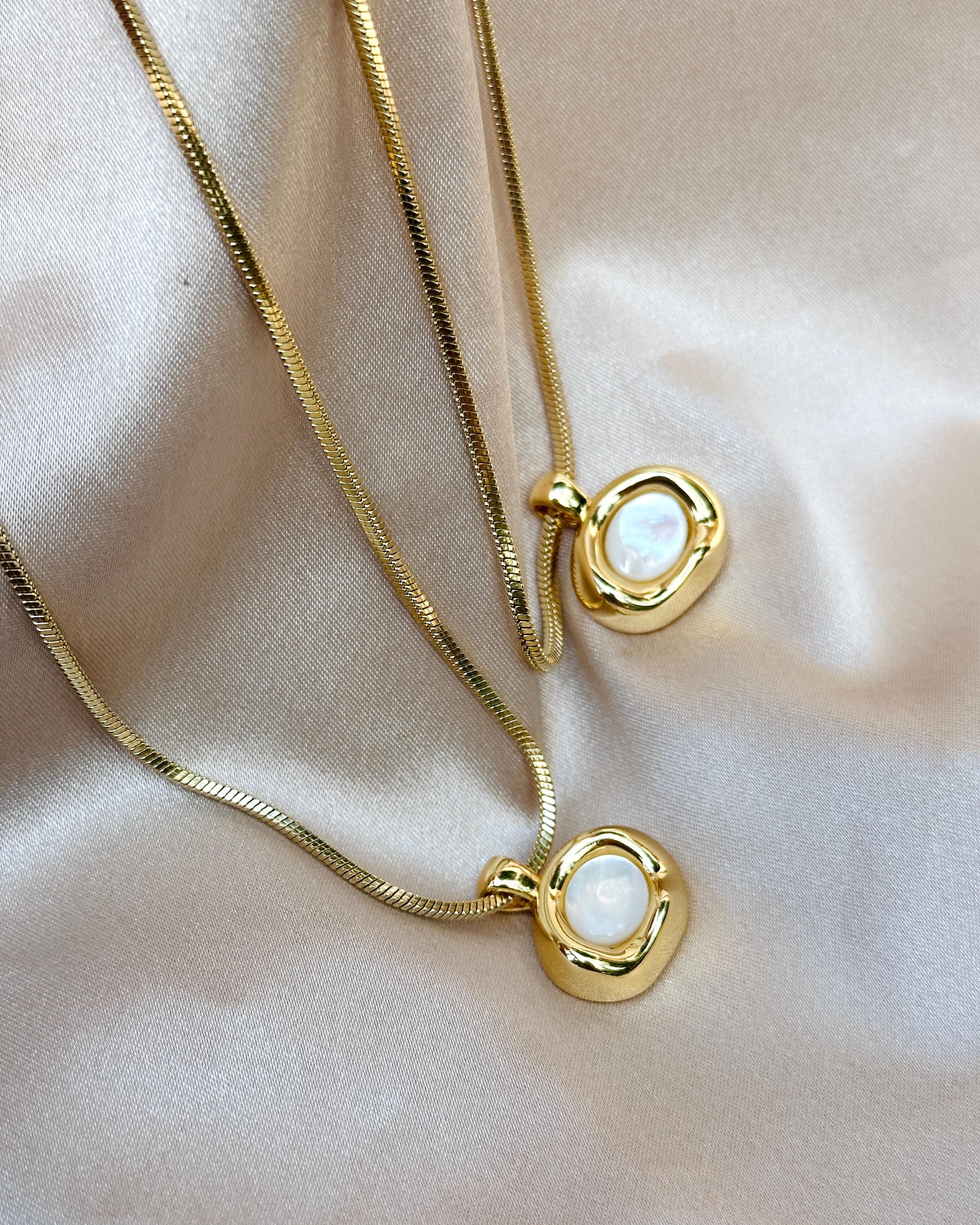 Vintage Style Bridal Necklace Gold Heirloom Mother of Pearl Pendant Wedding Jewelry Minimalist Bride Keepsake Gift