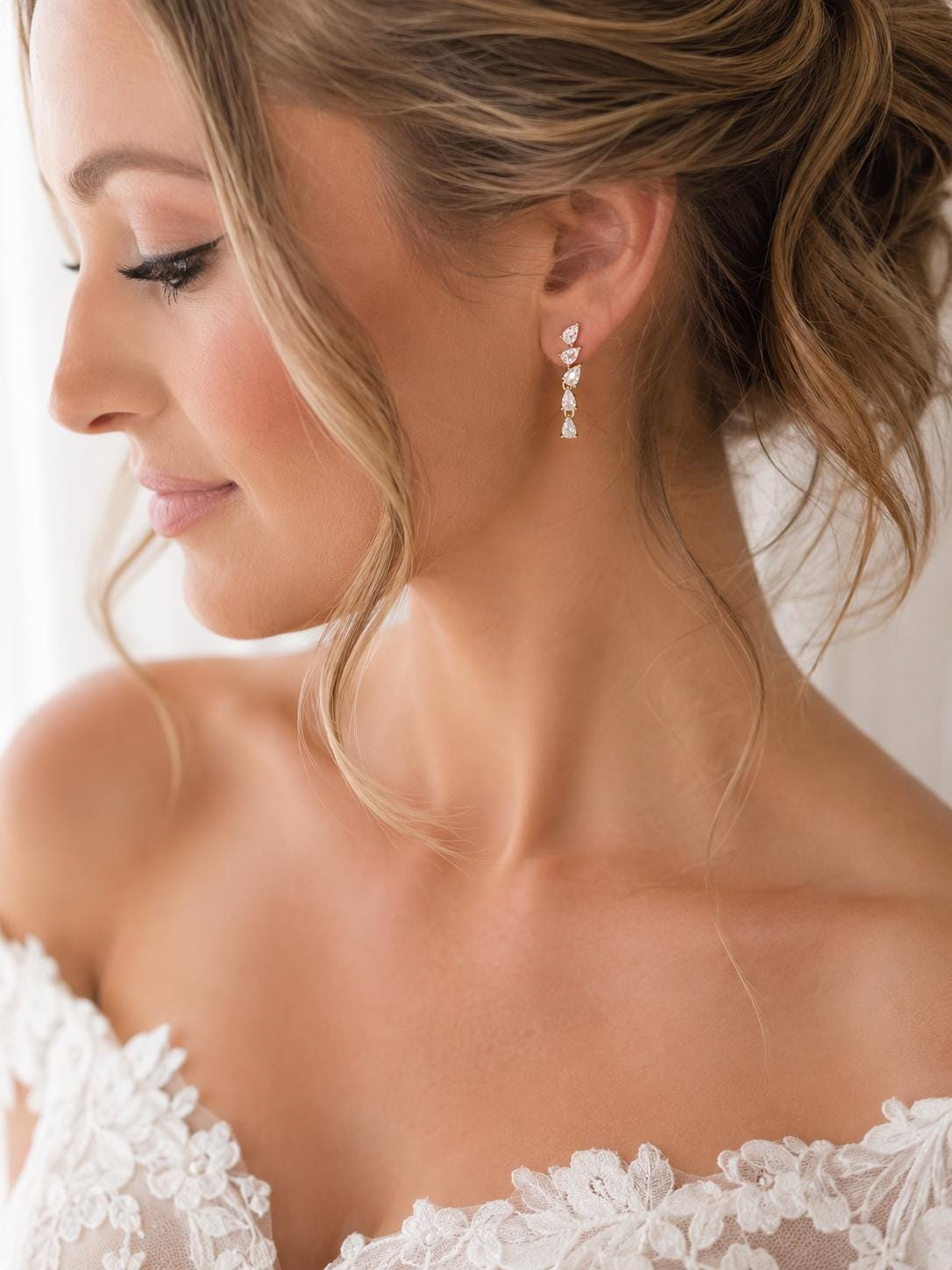 Teardrop Dangle Earrings Gold Drop Design Crystal Cubic Zirconia Stone Bride Wedding Jewelry Elegant Bridal Accessory Beautiful Bridesmaid Gift Set Perfect Formal Wear Sparkle Special Occasion Style Prom Evening Attire Nickel Free Gold