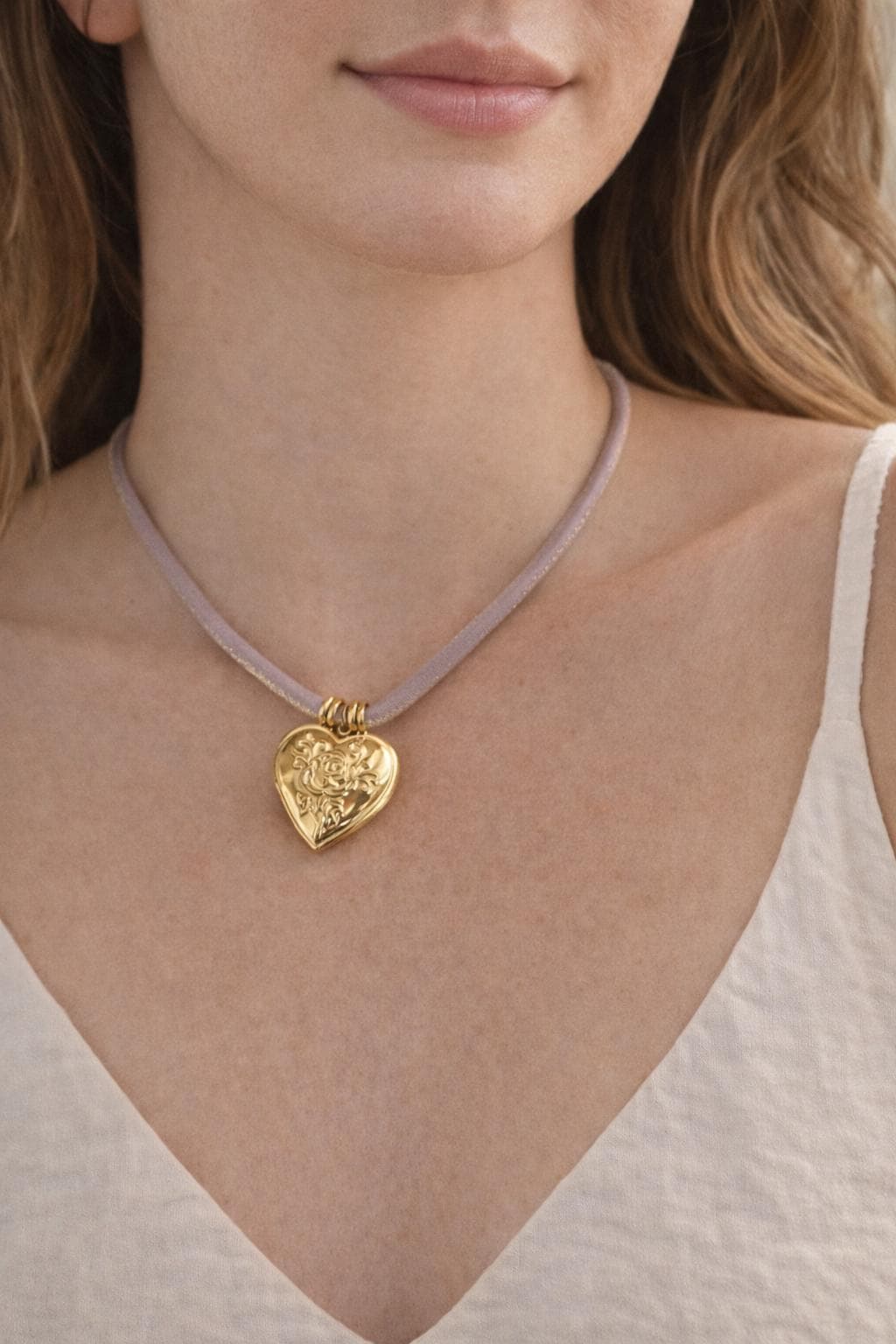 Heart Locket Necklace Photo Memory Holder Romantic Gift For Her Personalized Pendant Jewelry Vintage Gold Tone Engraved Floral Design Boho Cord Style Keepsake Storage Perfect Sentimental Present Special Occasion Jewelry Antique Inspired