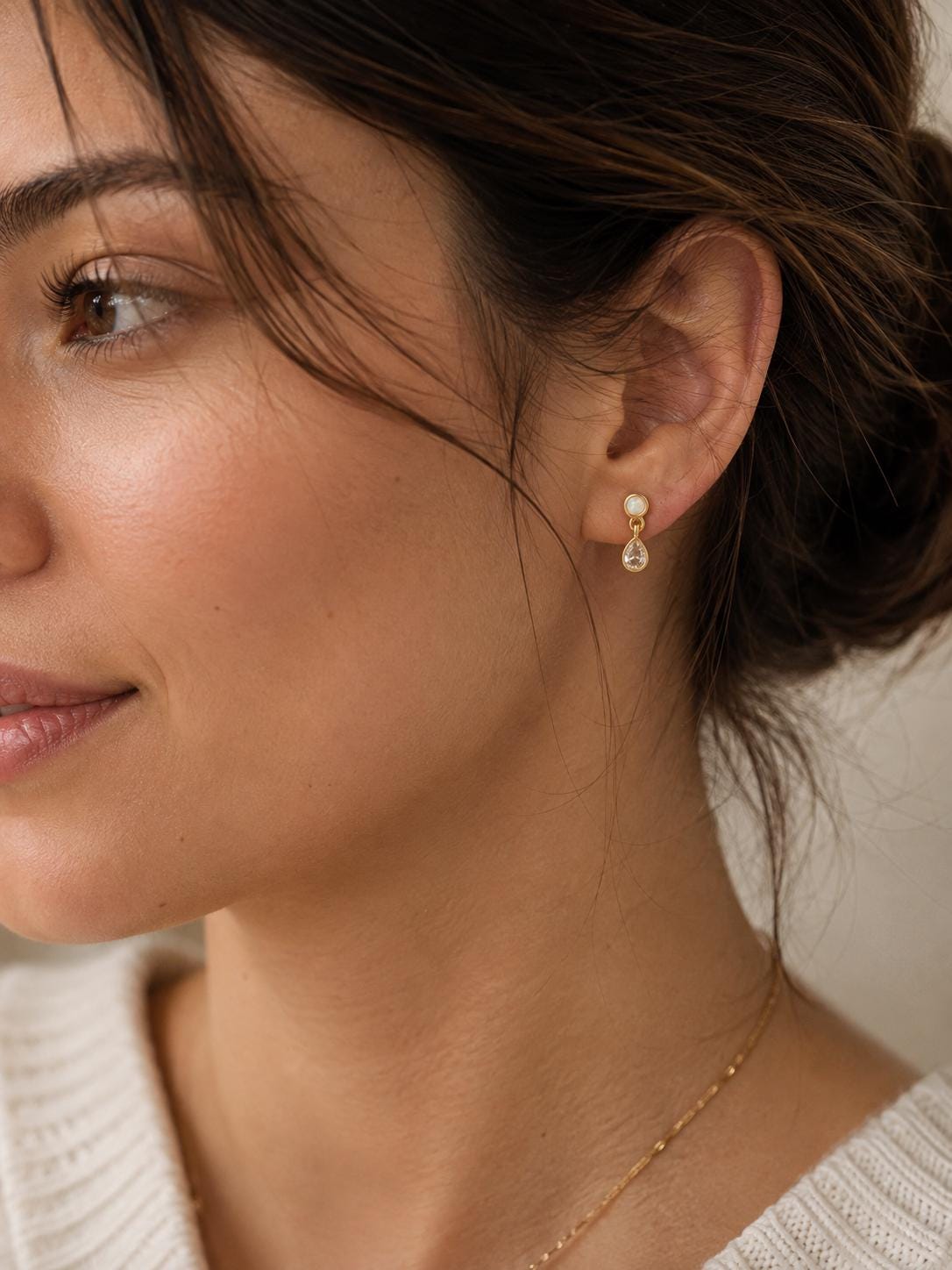 Gold Teardrop Earrings Opal Dangle Design Crystal Drop Jewelry Perfect Bridesmaid Gift Wedding Party Accessory Bridal Jewelry Set Genuine Gemstone Stud Round Opal Stone Clear Crystal Drops October Birthstone Present Elegant Minimalist Style