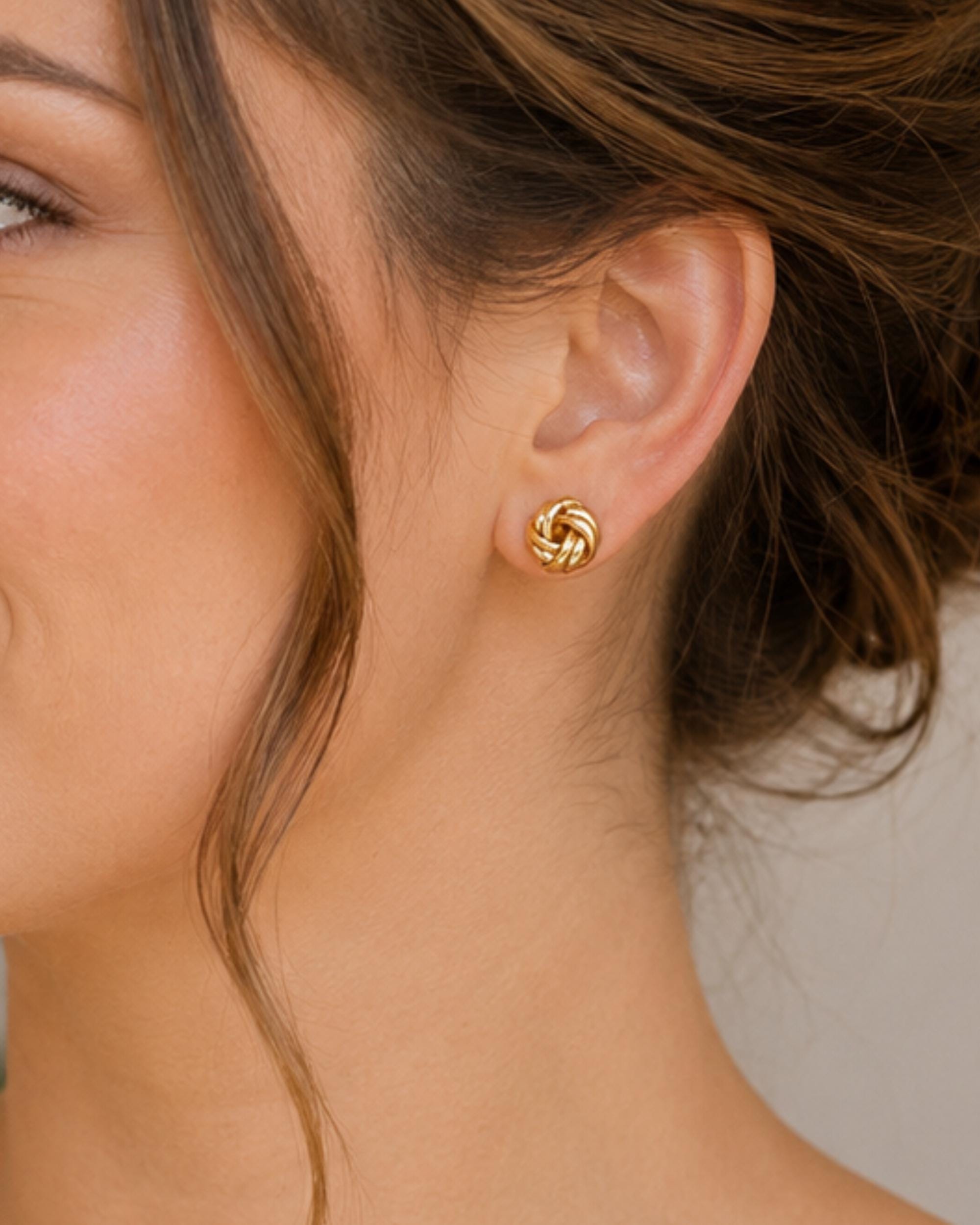 Bridesmaid Knot Earrings, Gold Studs for Bridal Party, Maid of Honor Jewelry, Wedding Day Gift for Bridesmaids