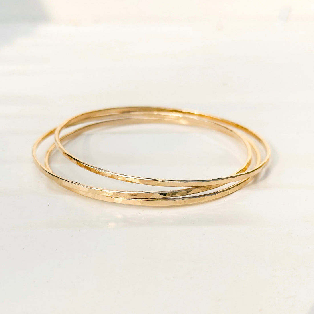 Gold Hammered Bangle – Giusta Jewelry